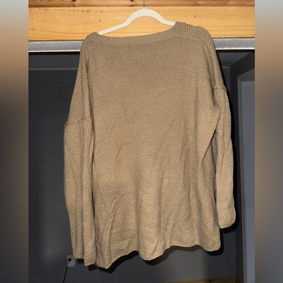 Sweater - Picture 3 of 3